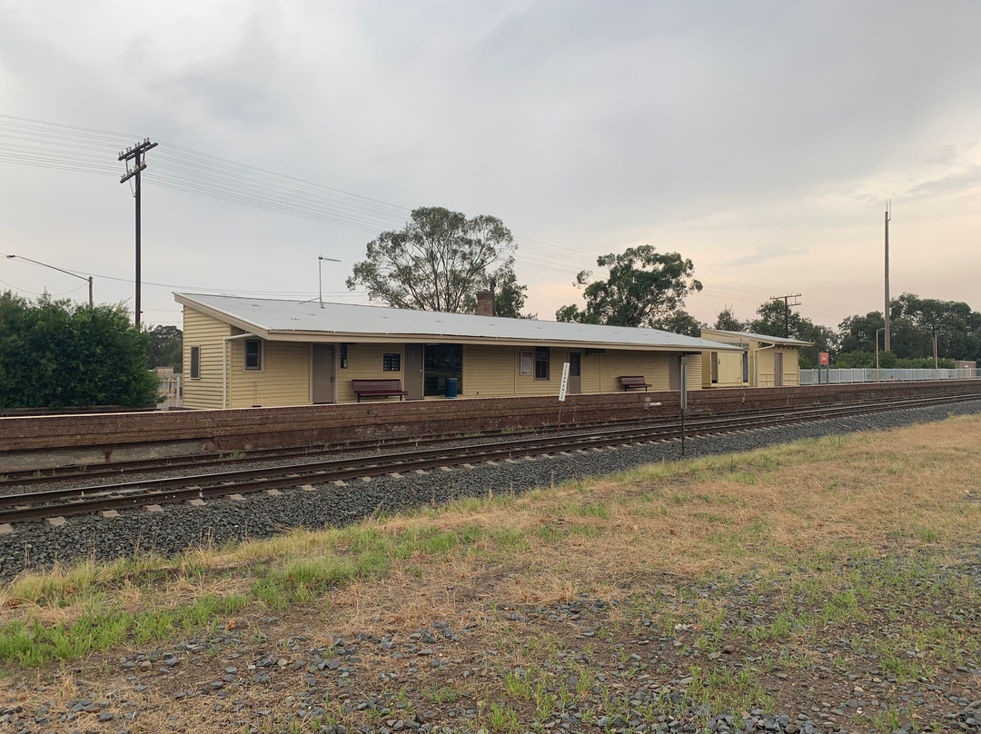 Henty railway station景点图片