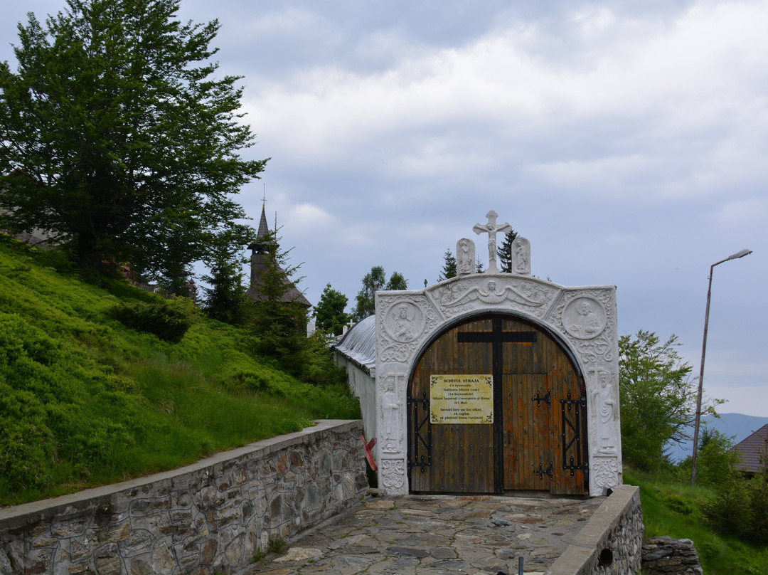 Tunelul Celor 365 De Sfinti-Straja必去景点