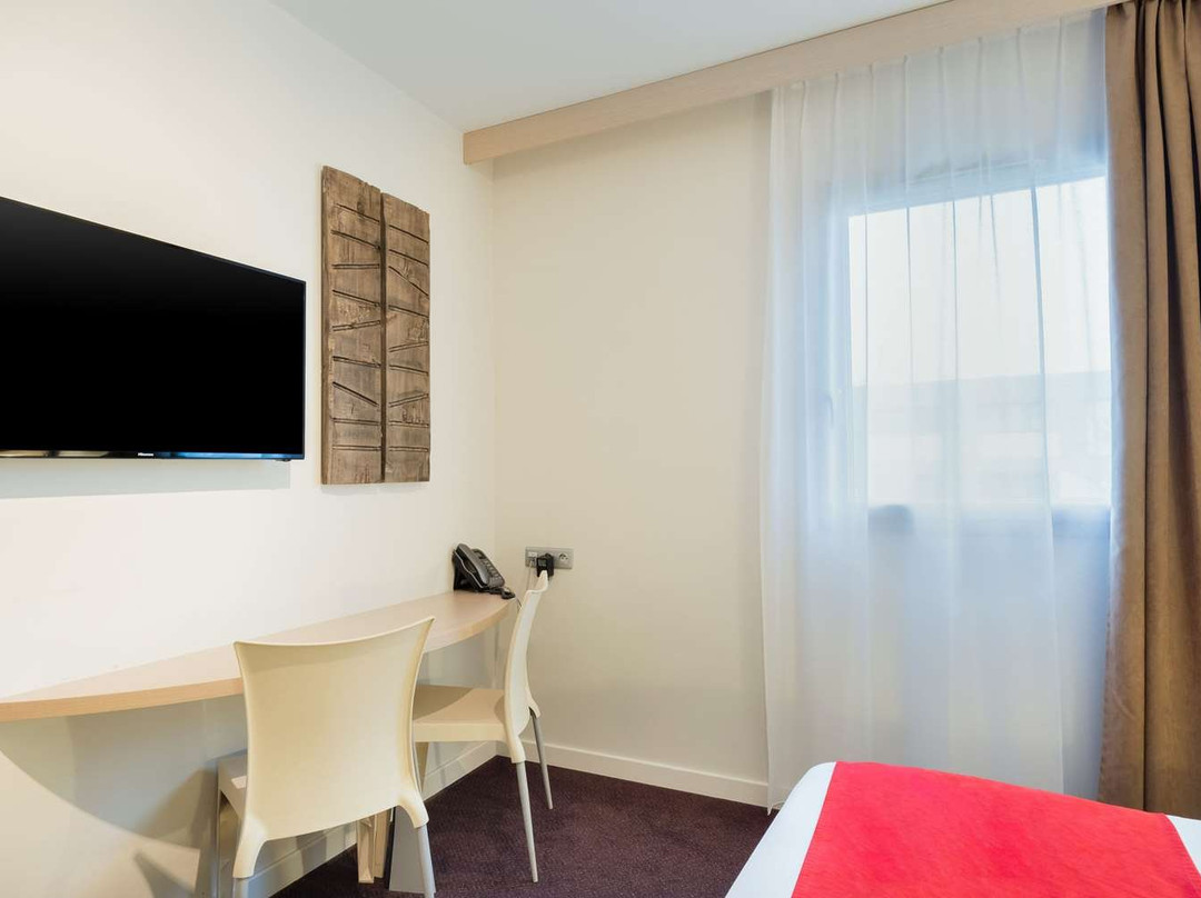 品质套房南特亚特兰蒂克酒店主图