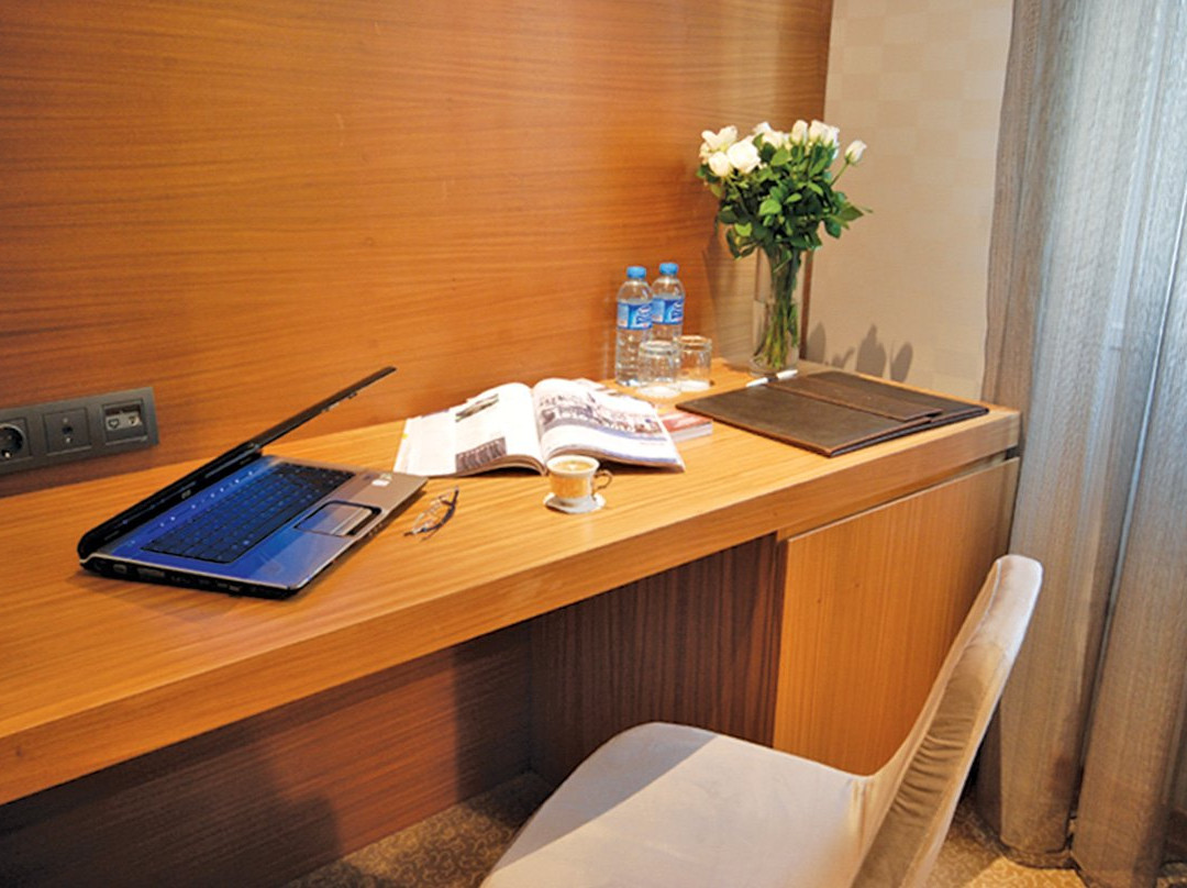 Riva Resatbey Luxry Hotel主图