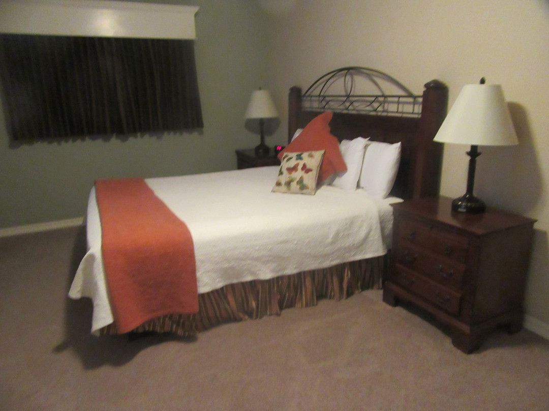 Redwood Garden Inn主图