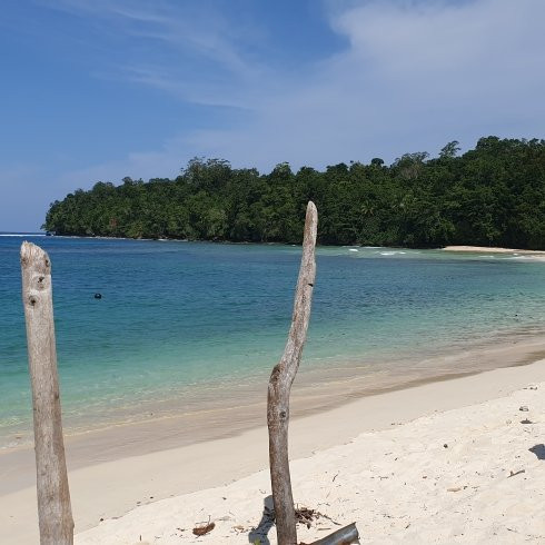 Wari Beach-Biak必去景点