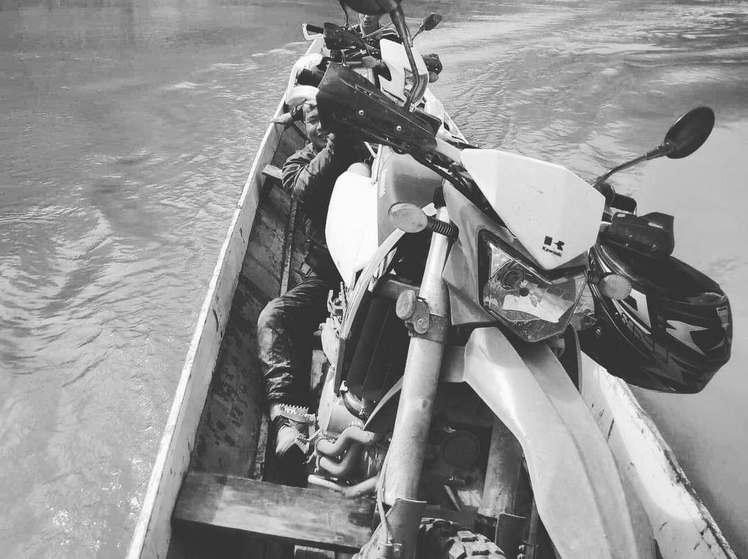 Guided Motorbike Tours-福克斯通必去景点