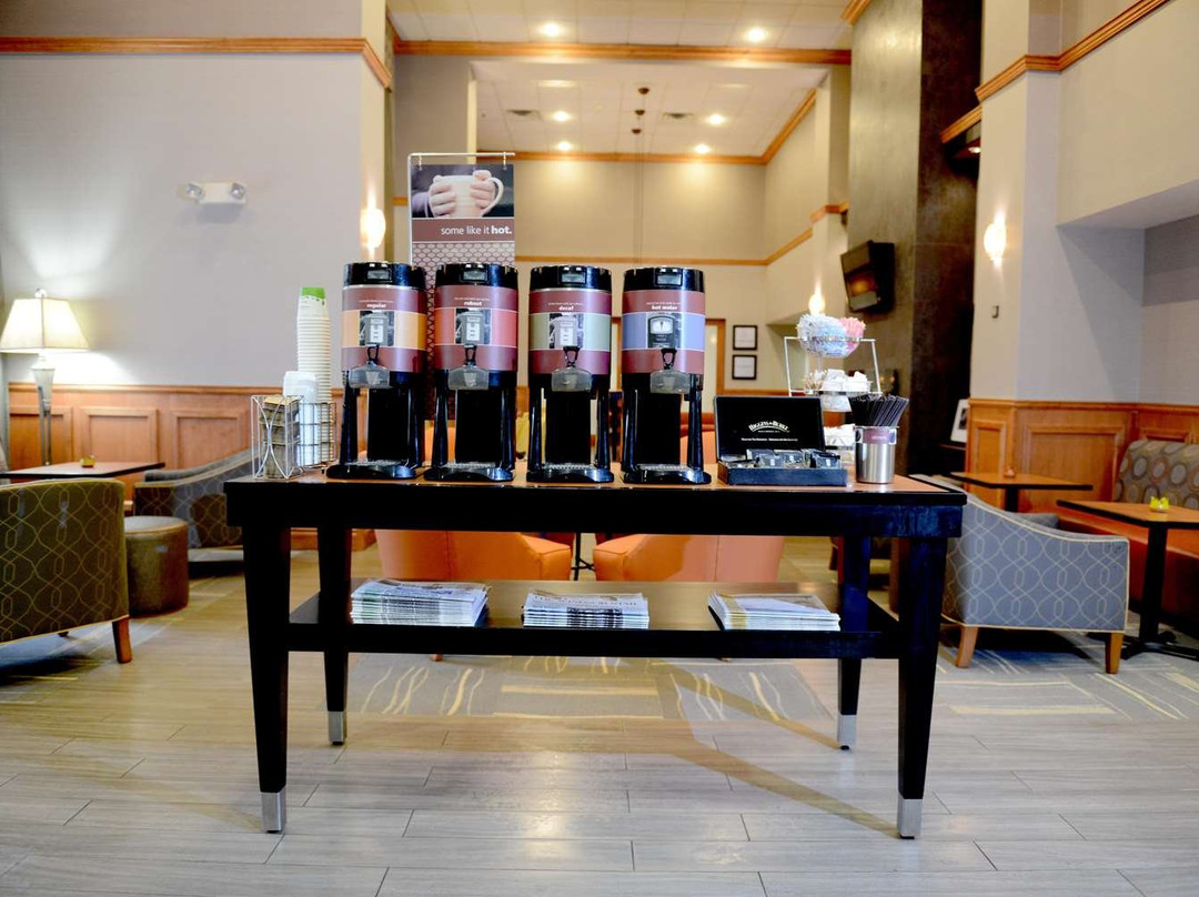 Hampton Inn and Suites by Hilton Windsor主图