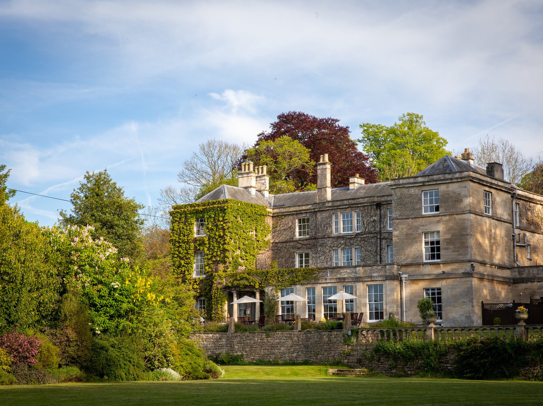 伯利法院酒店主图