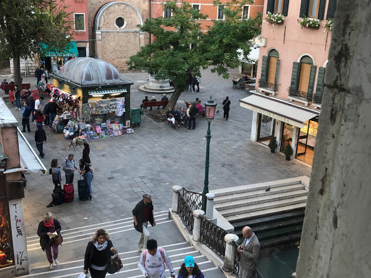 安缇卡道奇酒店主图