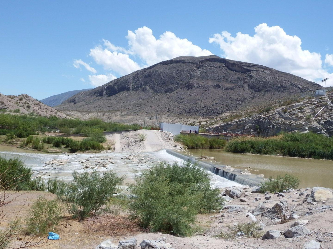 Ojinaga旅游景点-Peguis Canyon