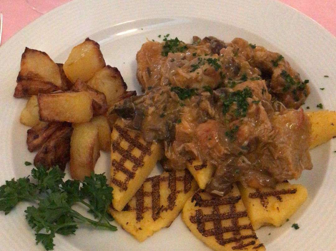 蕾佳娜欧尔嘉酒店主图