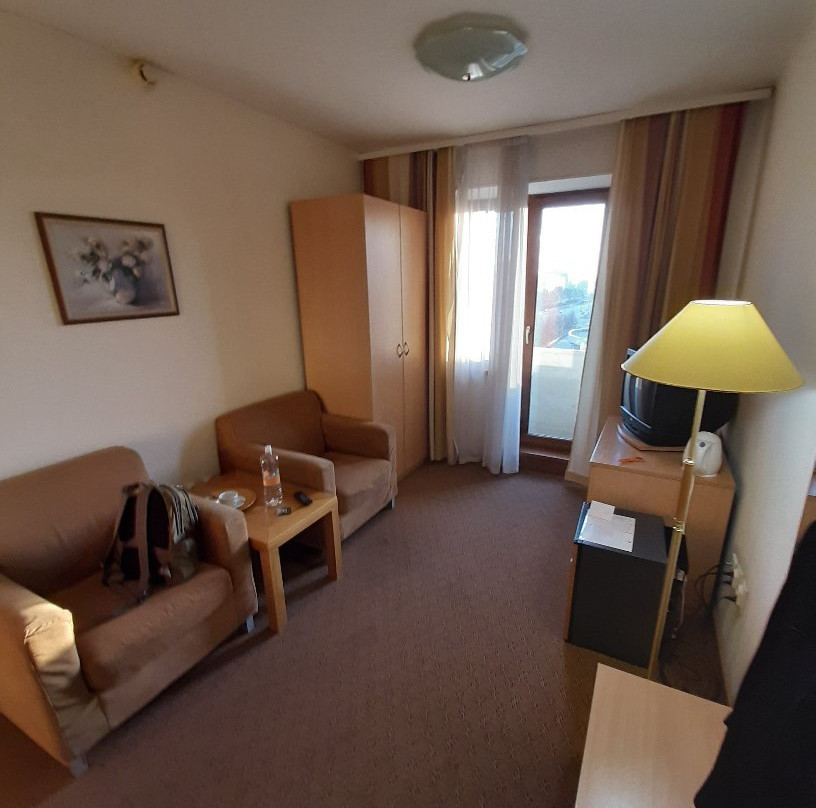 Victoria Hotel主图