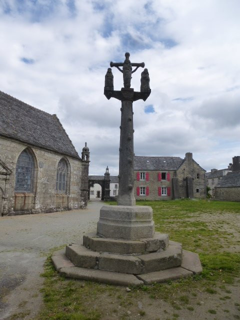 Eglise Saint-Yves de Plouneour-Menez景点图片