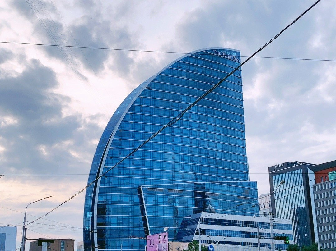 Blue Sky Hotel & Tower主图