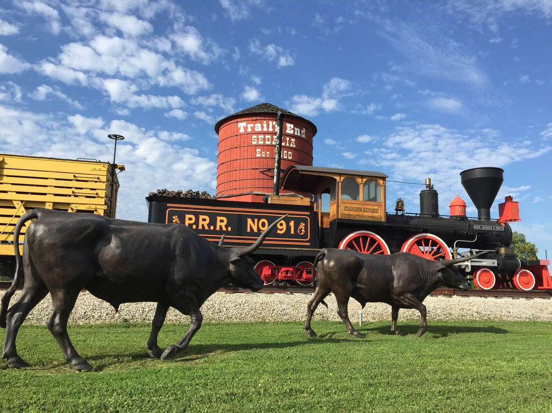 Trails End Monument-锡代利亚必去景点