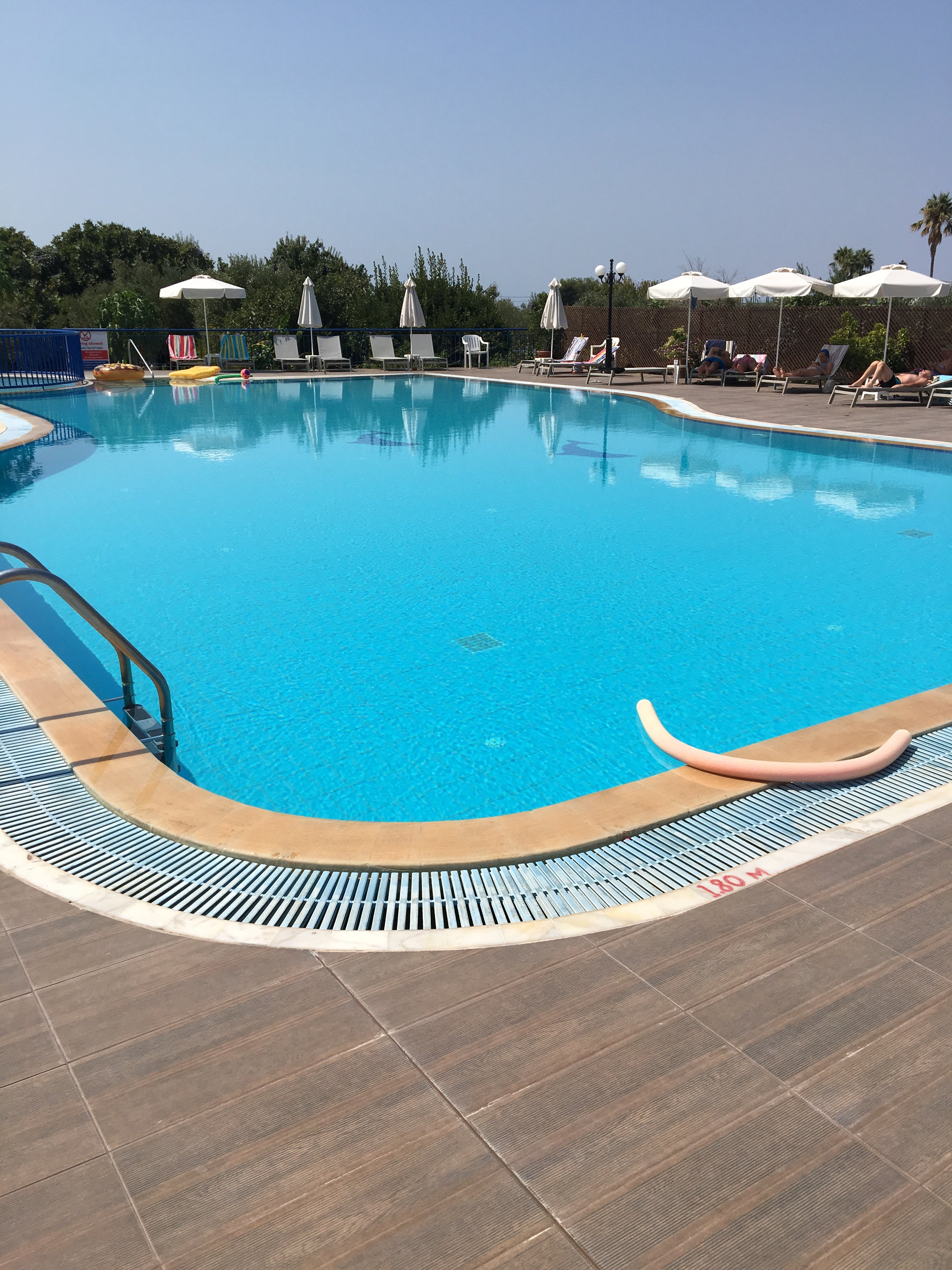 Mayflower Apartments-泳池