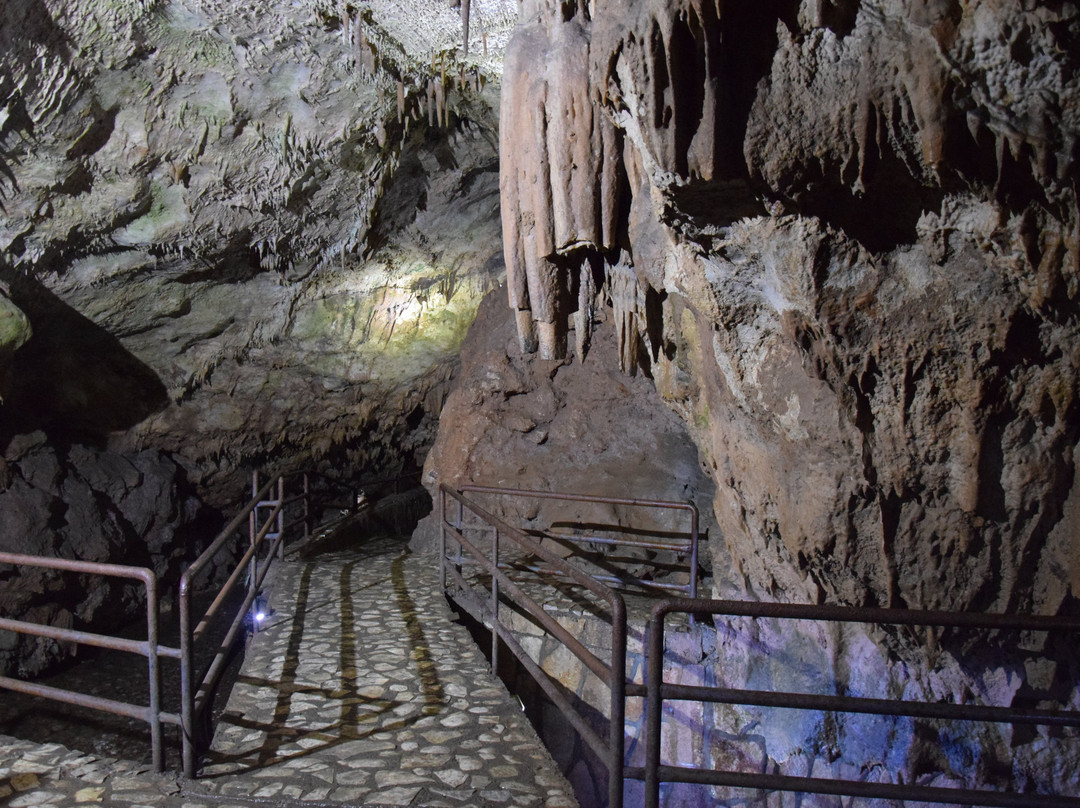 Ghoori Ghaleh Cave-Paveh必去景点