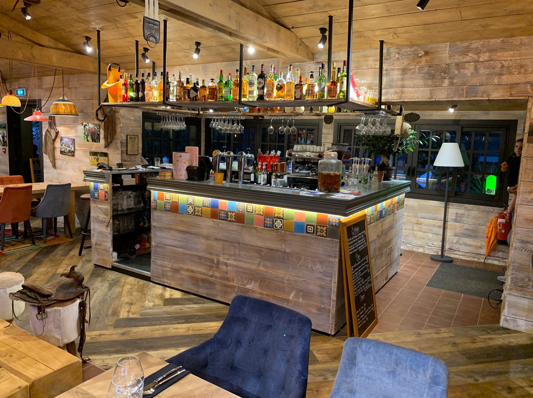 Manège des Platanes-拉博尔埃斯库布拉克必去景点