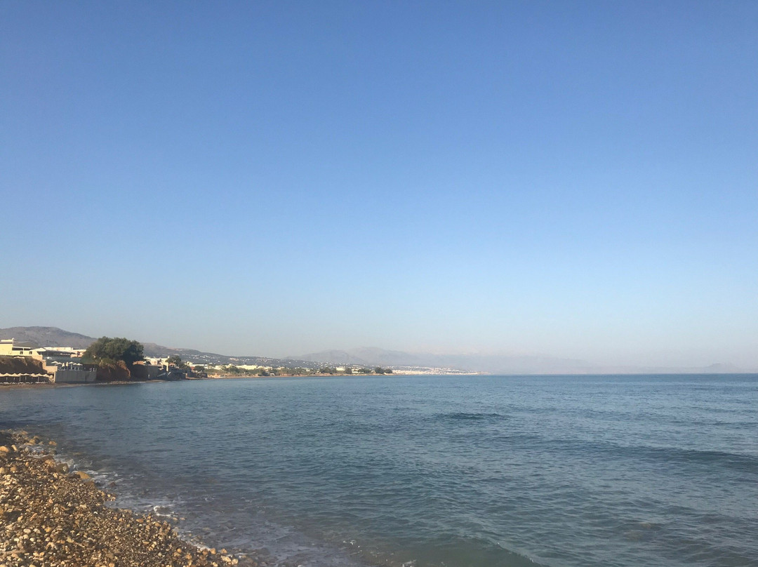 Chrisanna Apartments & Studios主图