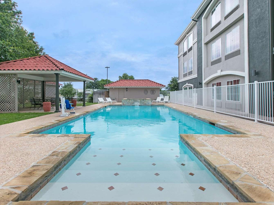 La Quinta Inn & Suites by Wyndham Fredericksburg主图