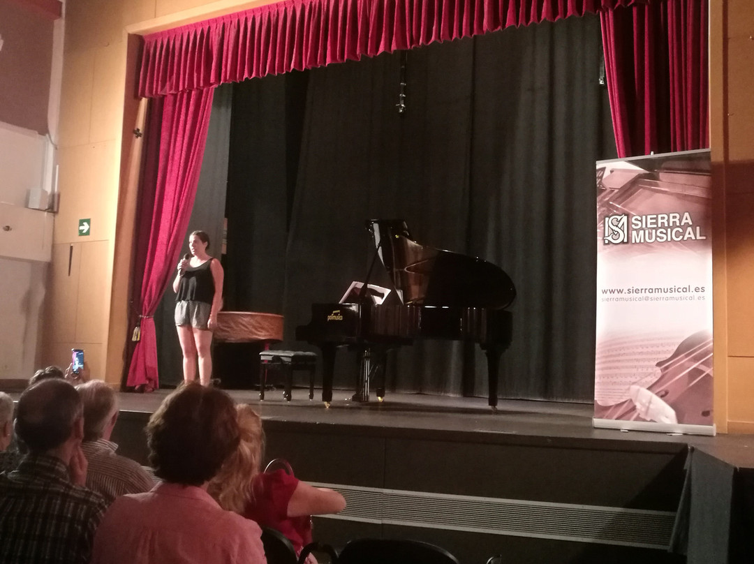 Auditorio de la Casa de la Cultura-Navacerrada必去景点