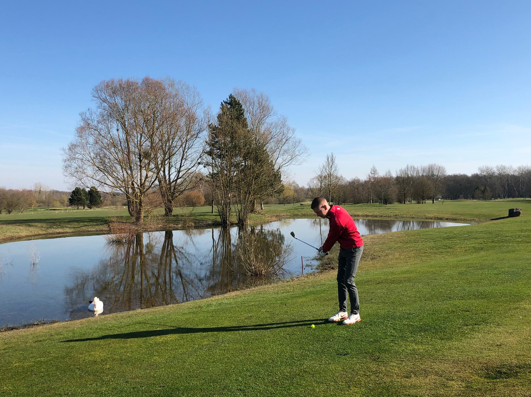 Golf de la Forêt d'Orient-Rouilly Sacey必去景点
