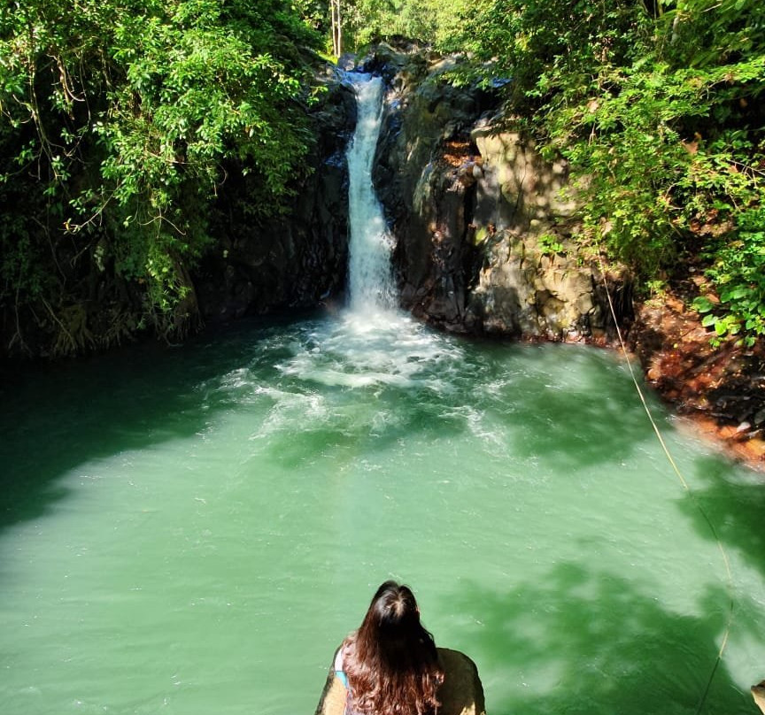 Kroya Waterfall景点图片