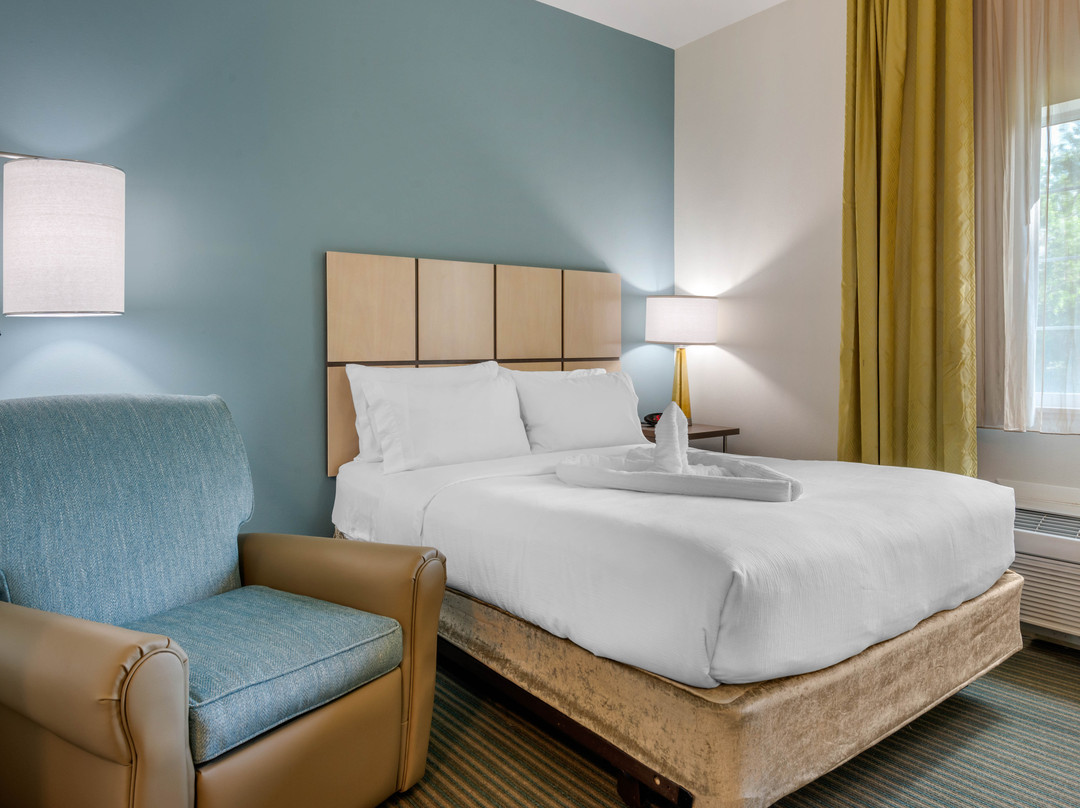 Candlewood Suites Fort Myers-Sanibel Gateway by IHG主图