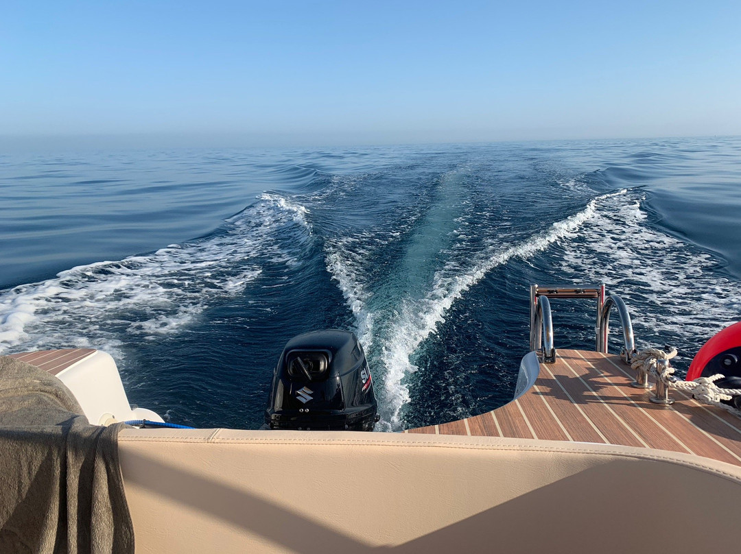 Boat2Go Puerto Banús-巴努斯港必去景点