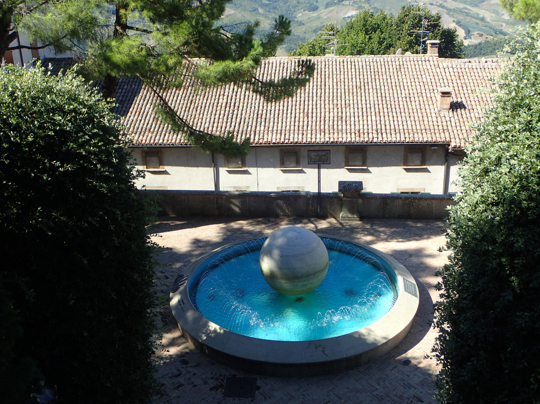 Fontana al Giardino dei Liburni-圣马力诺城必去景点