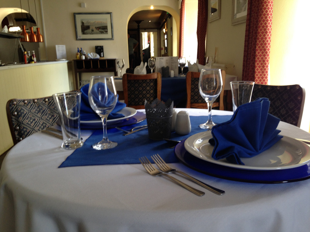 The Crown Hotel主图