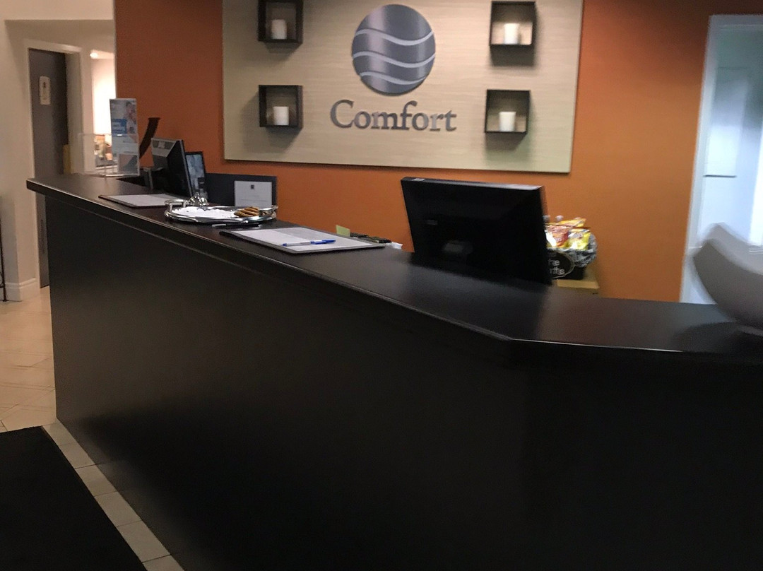 Comfort Inn & Suites主图