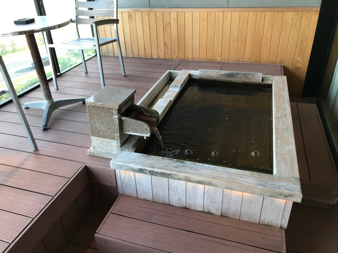 伊苏浪花酒店主图