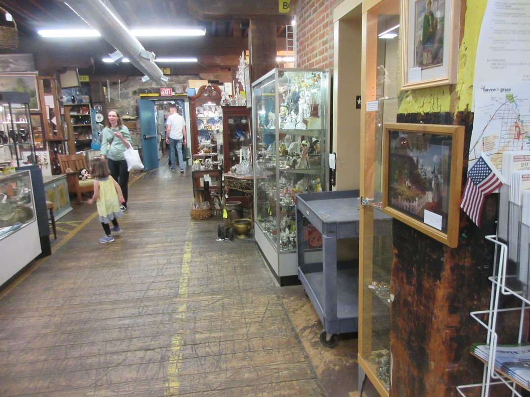 Seneca Cannery Antiques景点图片