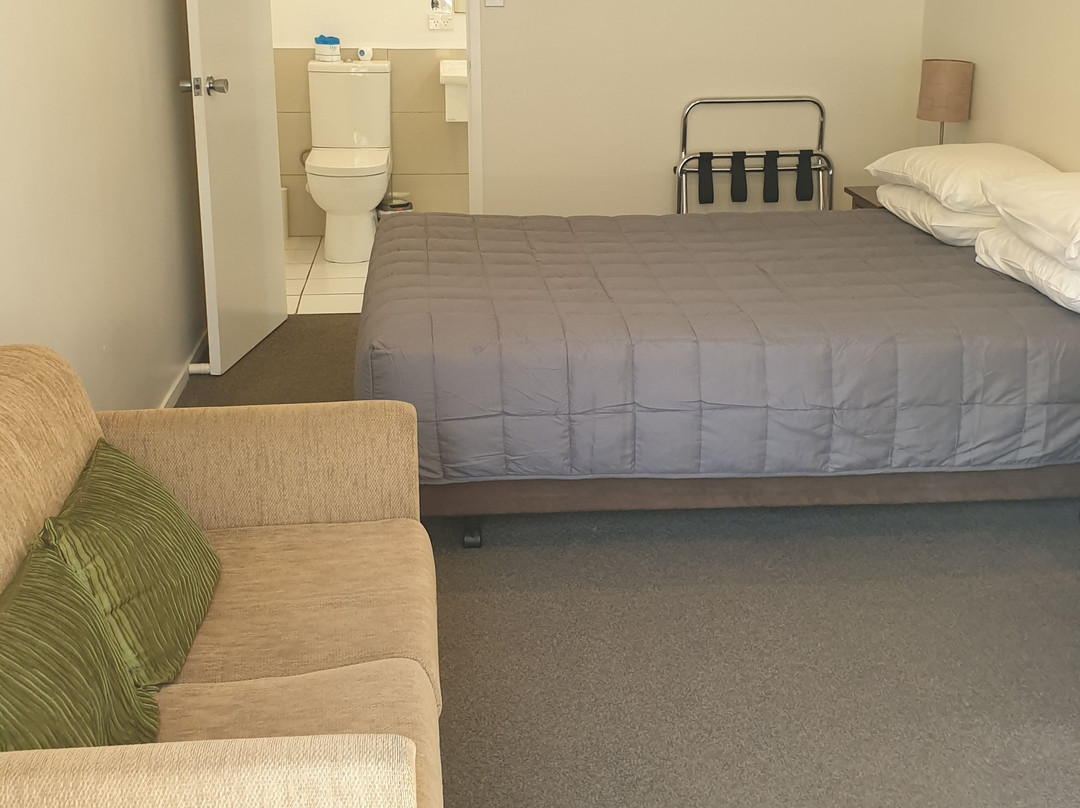 罗素汽车旅馆主图