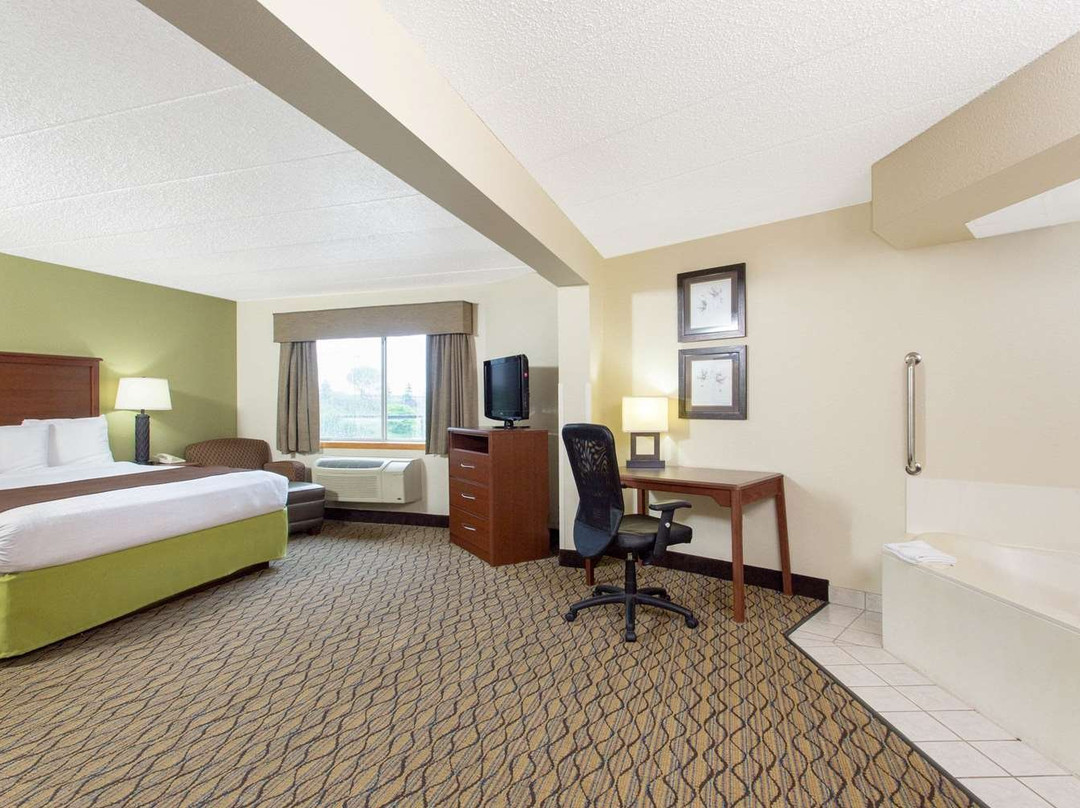 AmericInn by Wyndham Sheboygan主图