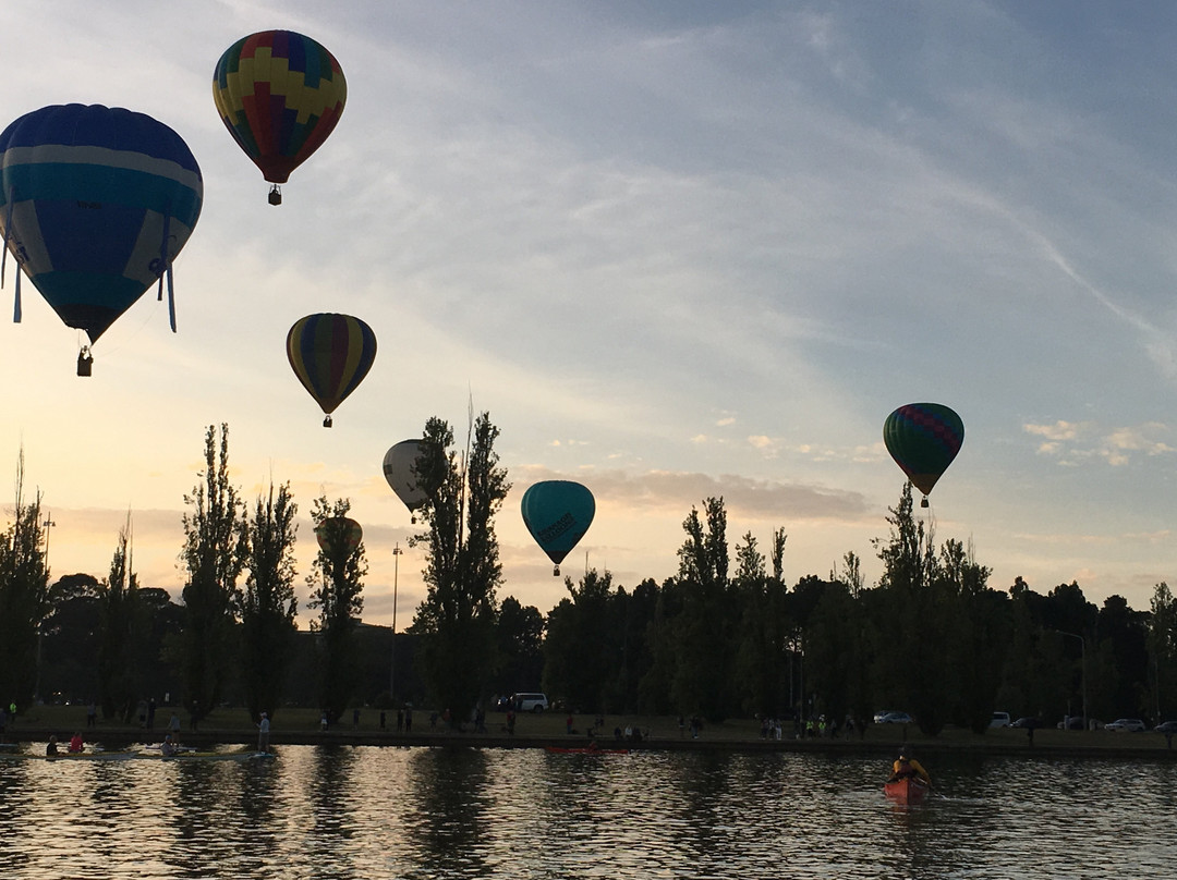 Stand Up Paddle Canberra-堪培拉必去景点