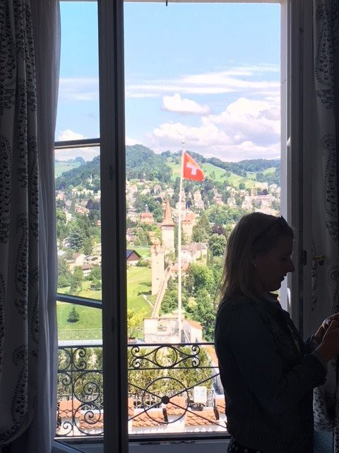 古奇城堡酒店主图