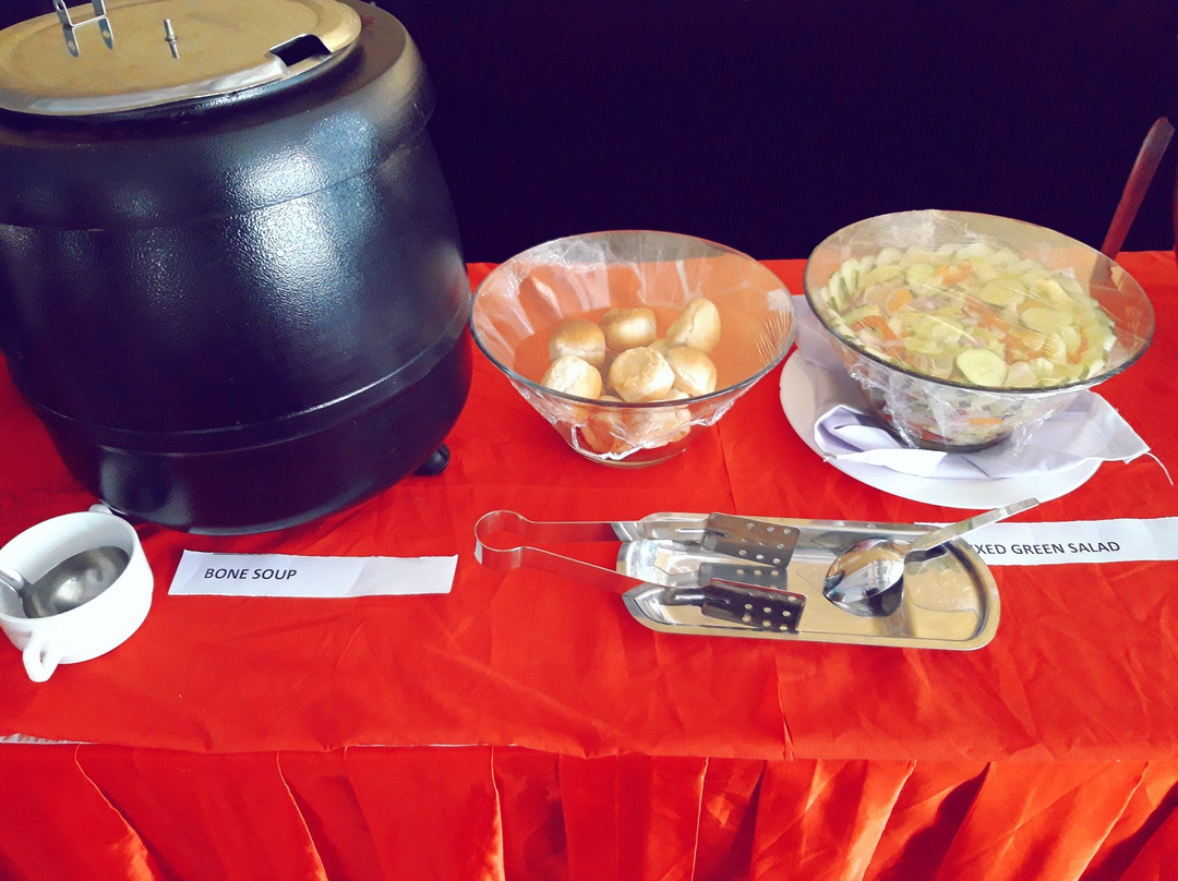 The Coconut Grill Hotel主图