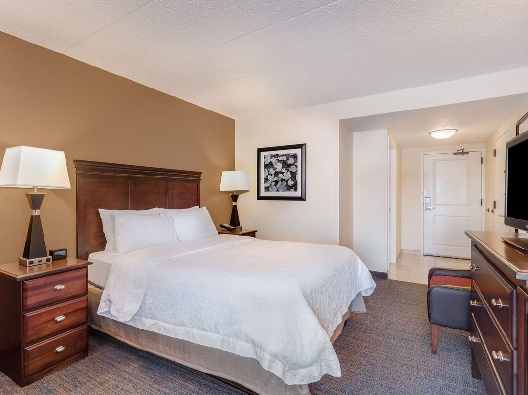 Hampton Inn Milwaukee Brookfield主图