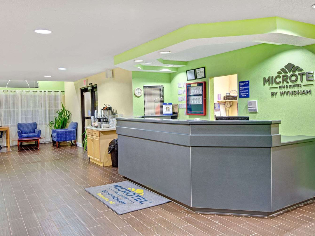 斯泰茨维尔温德姆麦客达套房酒店主图