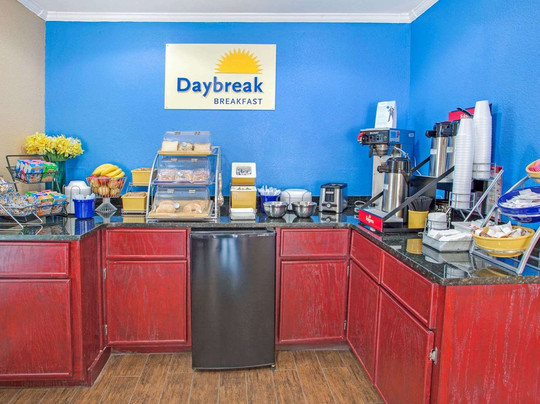 Days Inn by Wyndham Canton主图