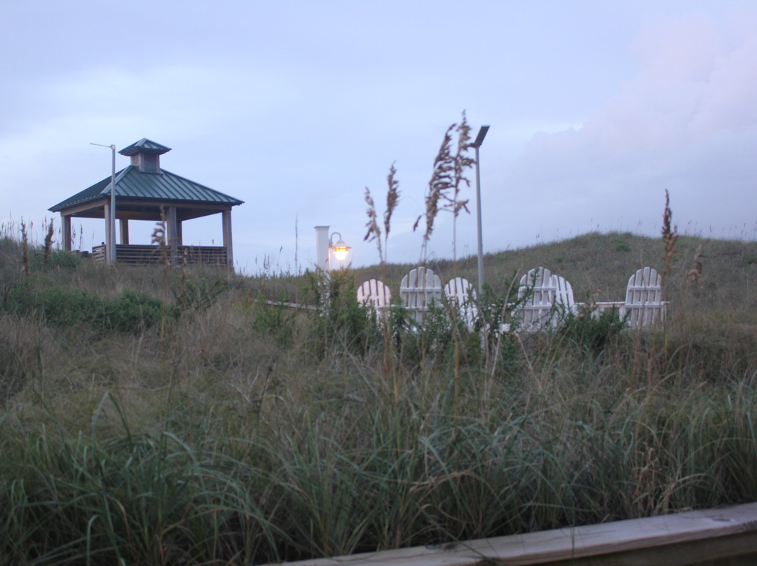 Shutters On the Banks主图