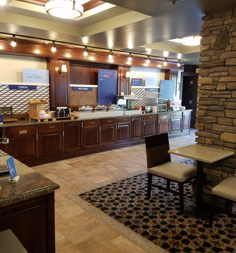 The Evergreen Hotel主图