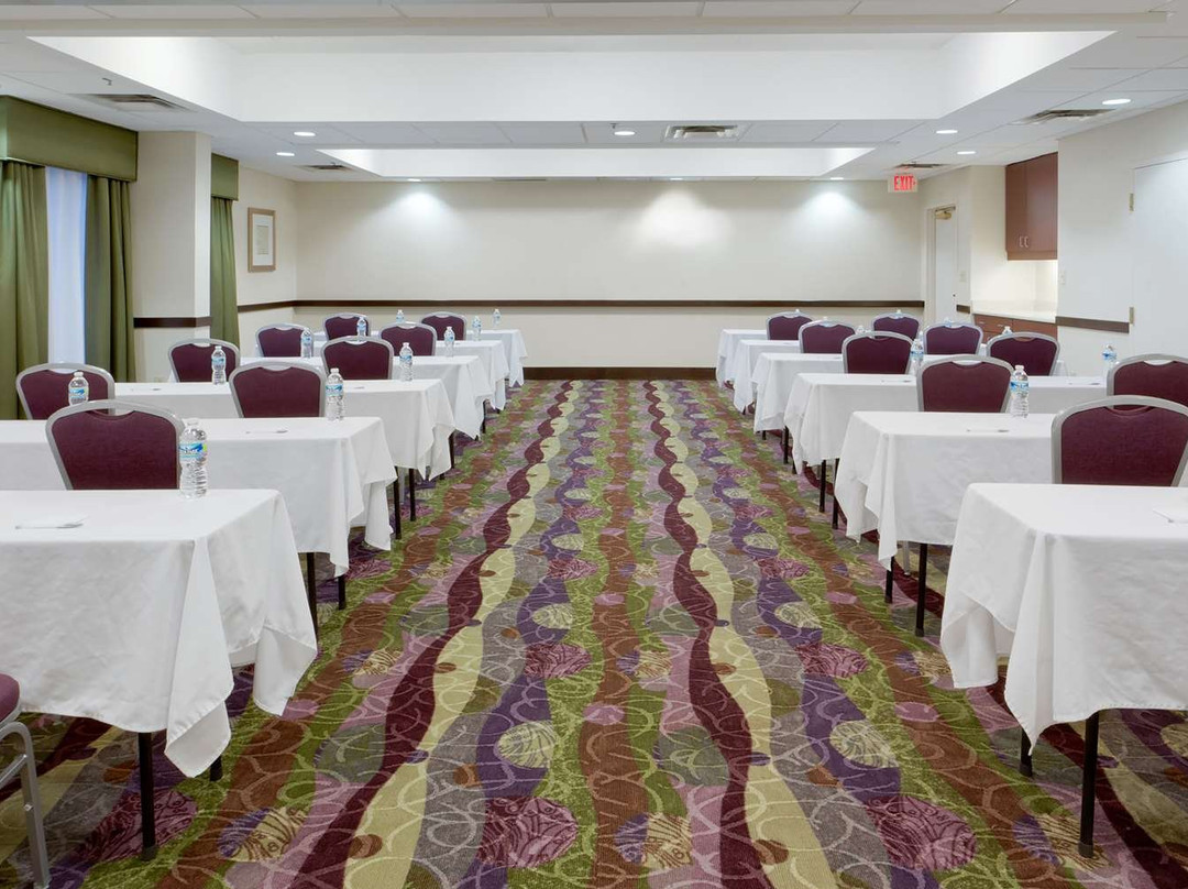 Hampton Inn Dumfries主图