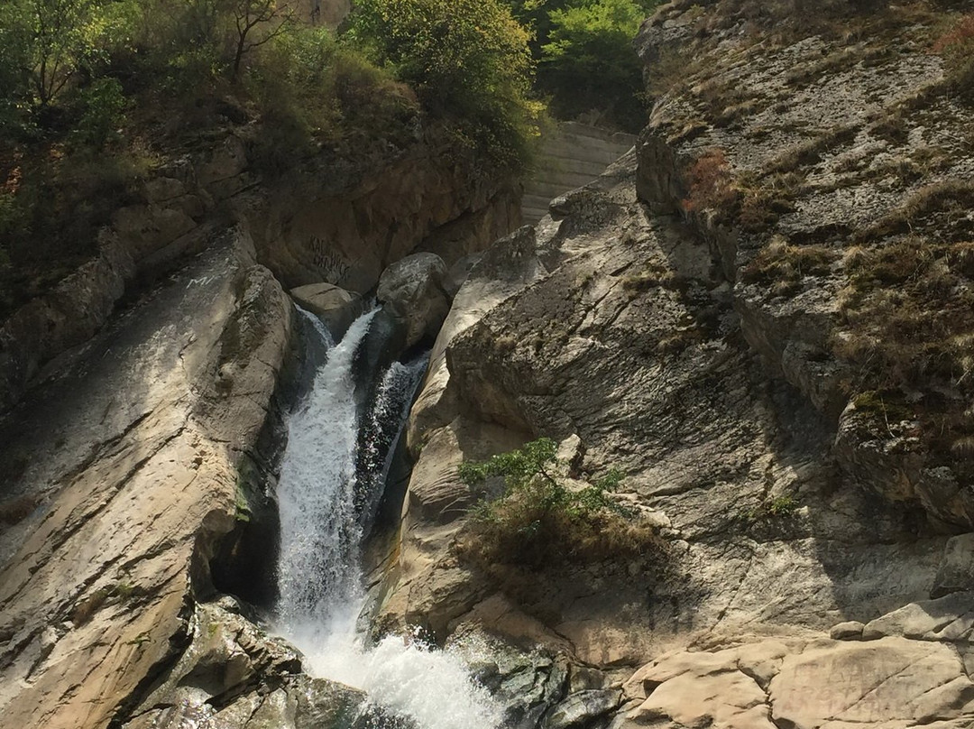 Khanagskiy Waterfall景点图片