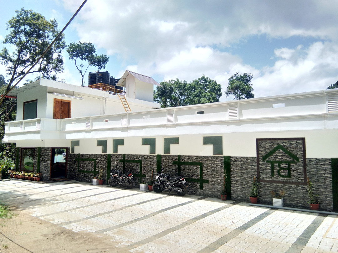 白树穆那尔酒店