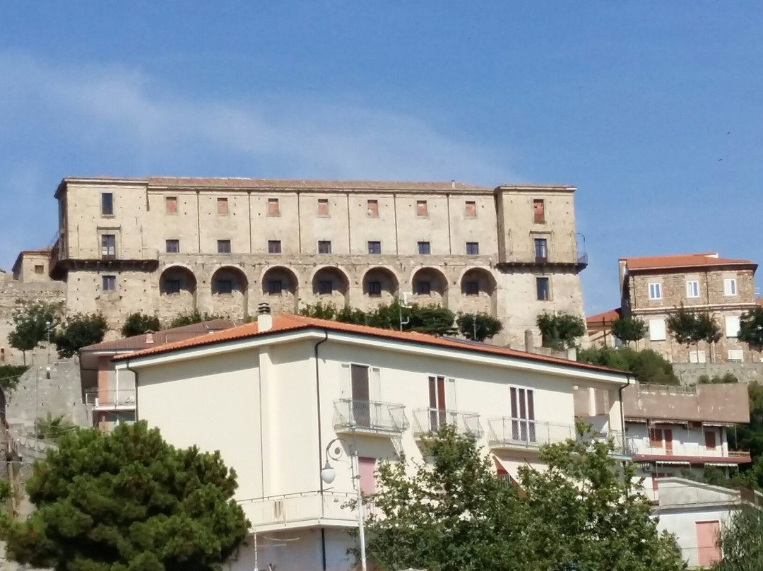 Castello dei Ruffo景点图片