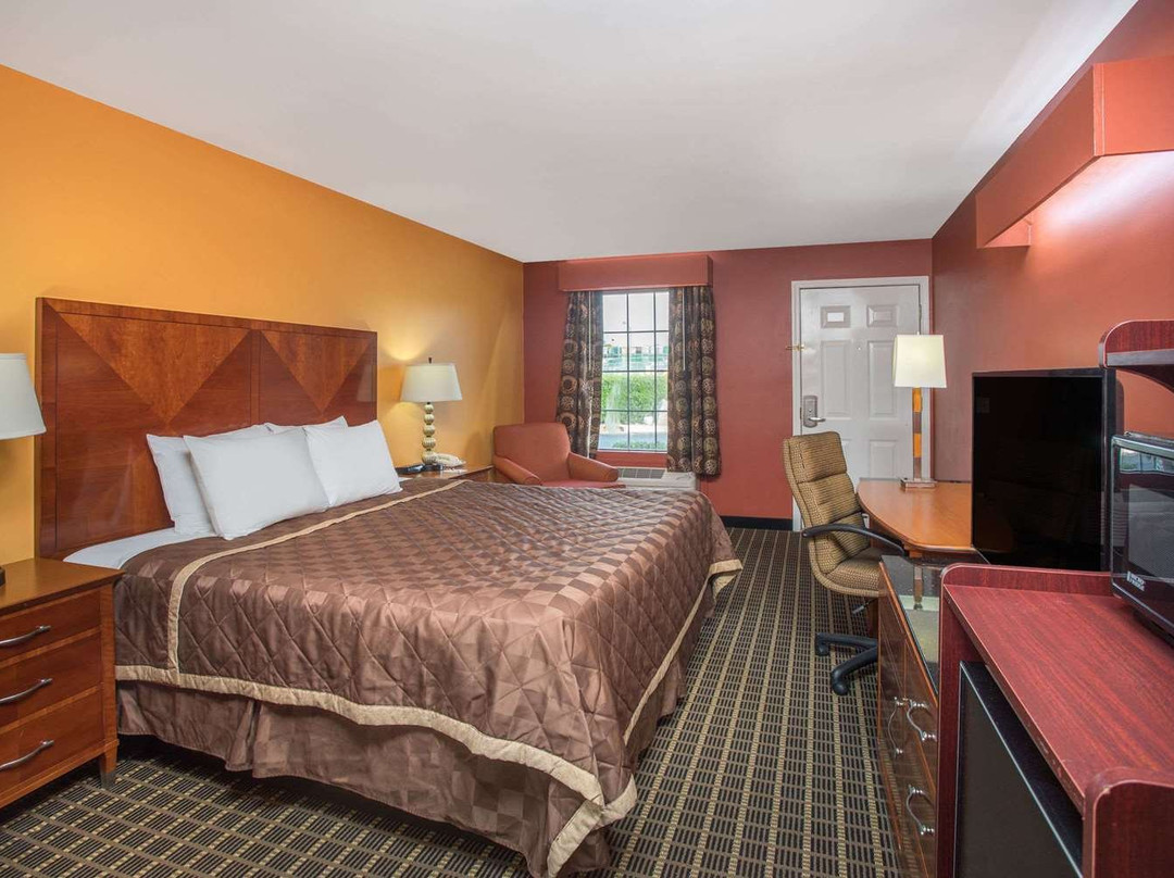 Baymont inn By Wyndham Commerce GA Next to Tanger Outlet Mall主图