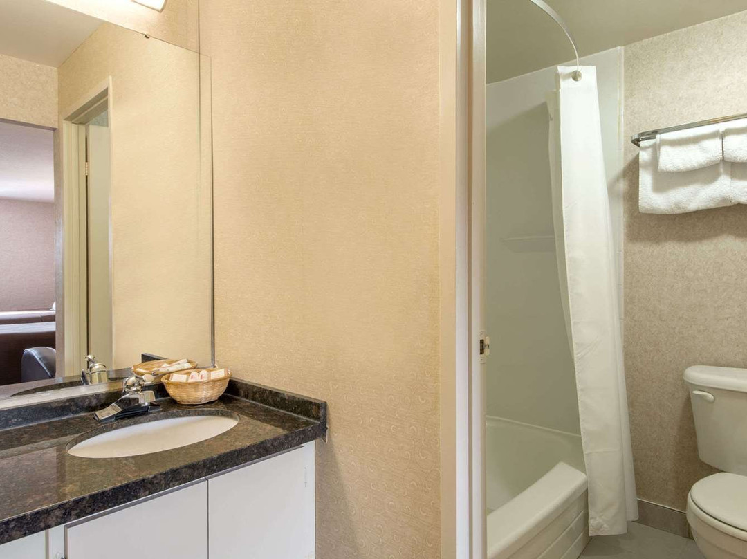 Howard Johnson by Wyndham Gravenhurst主图