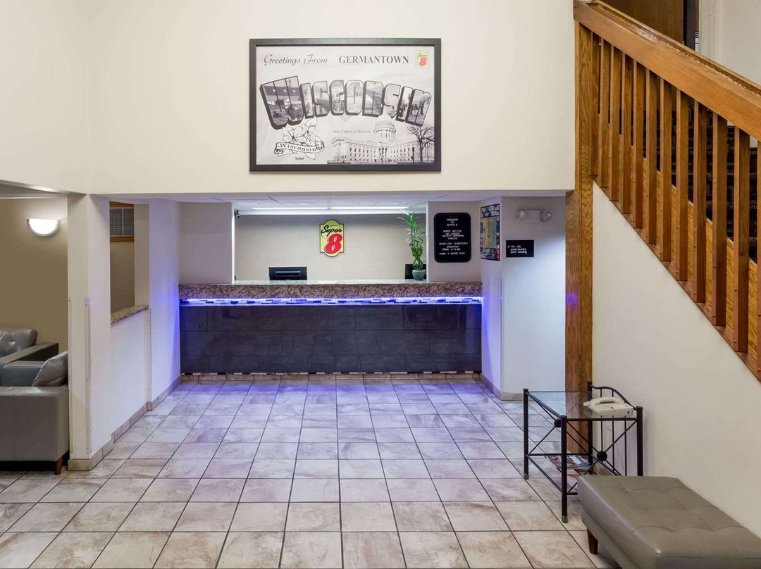 Super 8 by Wyndham Germantown/Milwaukee主图
