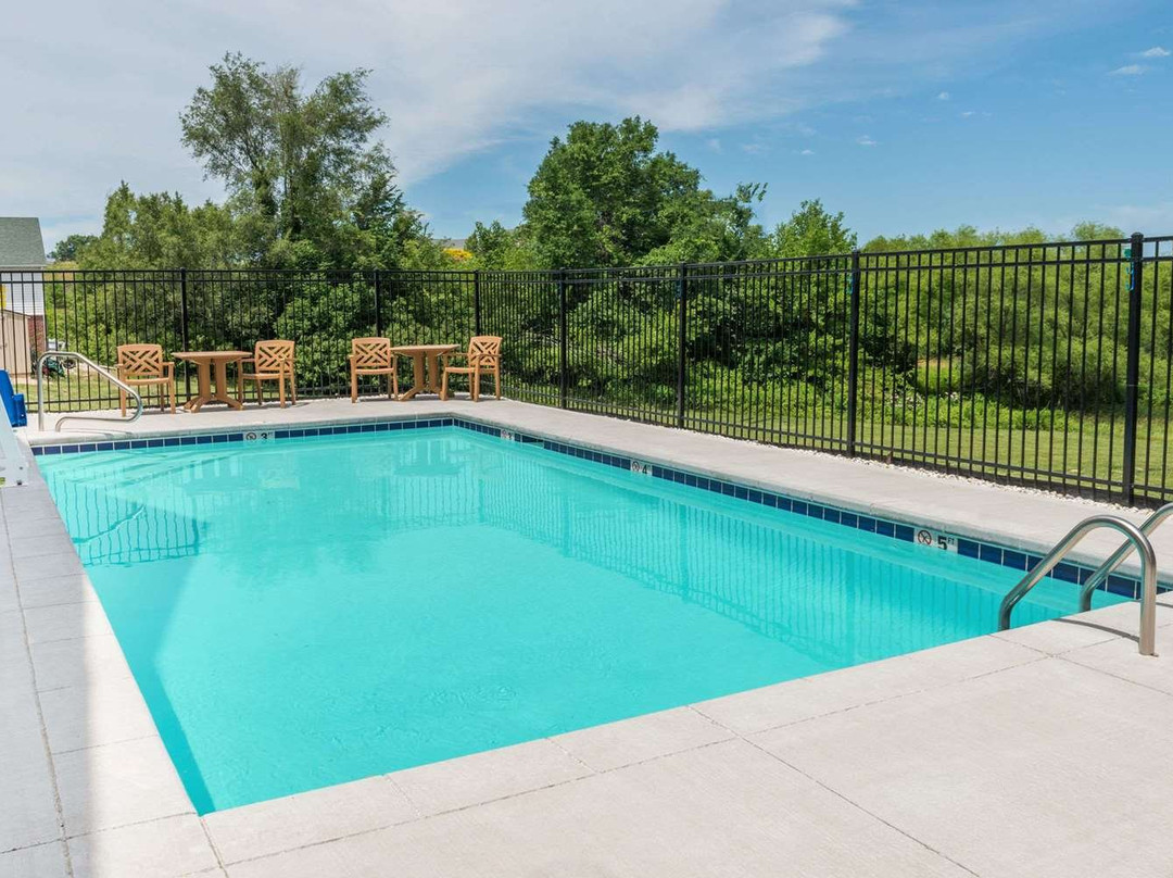 Super 8 by Wyndham Warrensburg主图