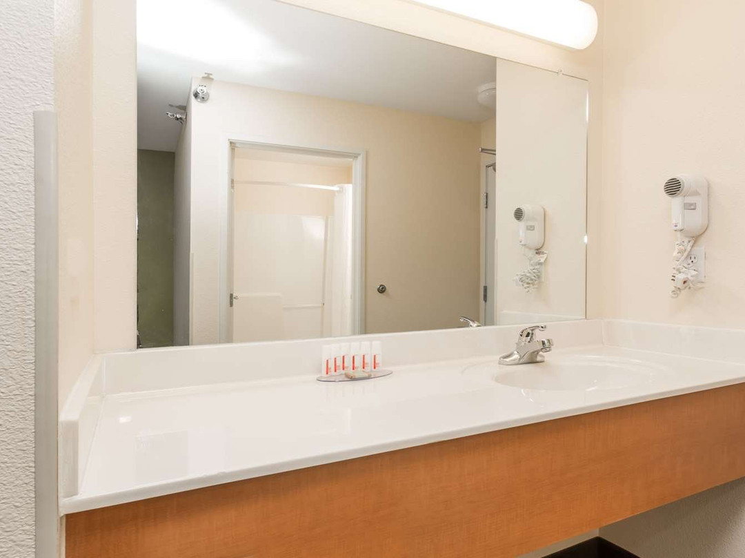 Super 8 by Wyndham Wheatland Wyoming主图